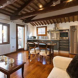 https://s-marco-luxury-loft-with-terrace.hotelslidodijesolo.com